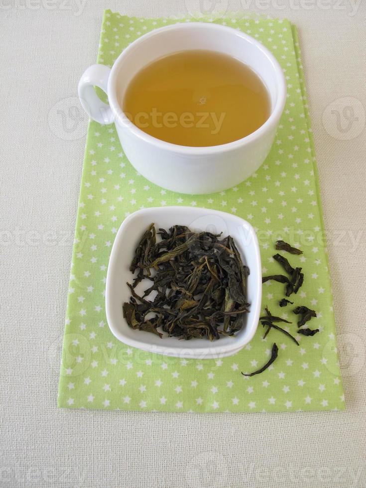 chá branco de ceilão royal silver branco e xícara de chá foto