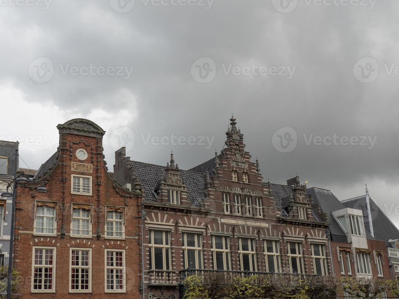 a cidade de amsterdã na holanda foto