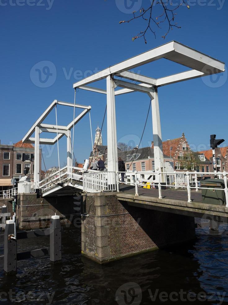 a cidade holandesa de haarlem foto