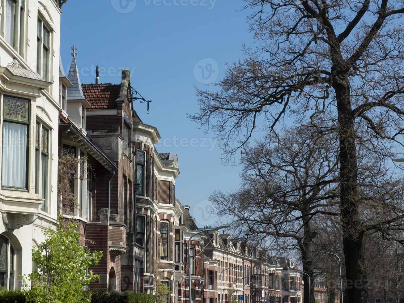 a cidade de haarlem na holanda foto