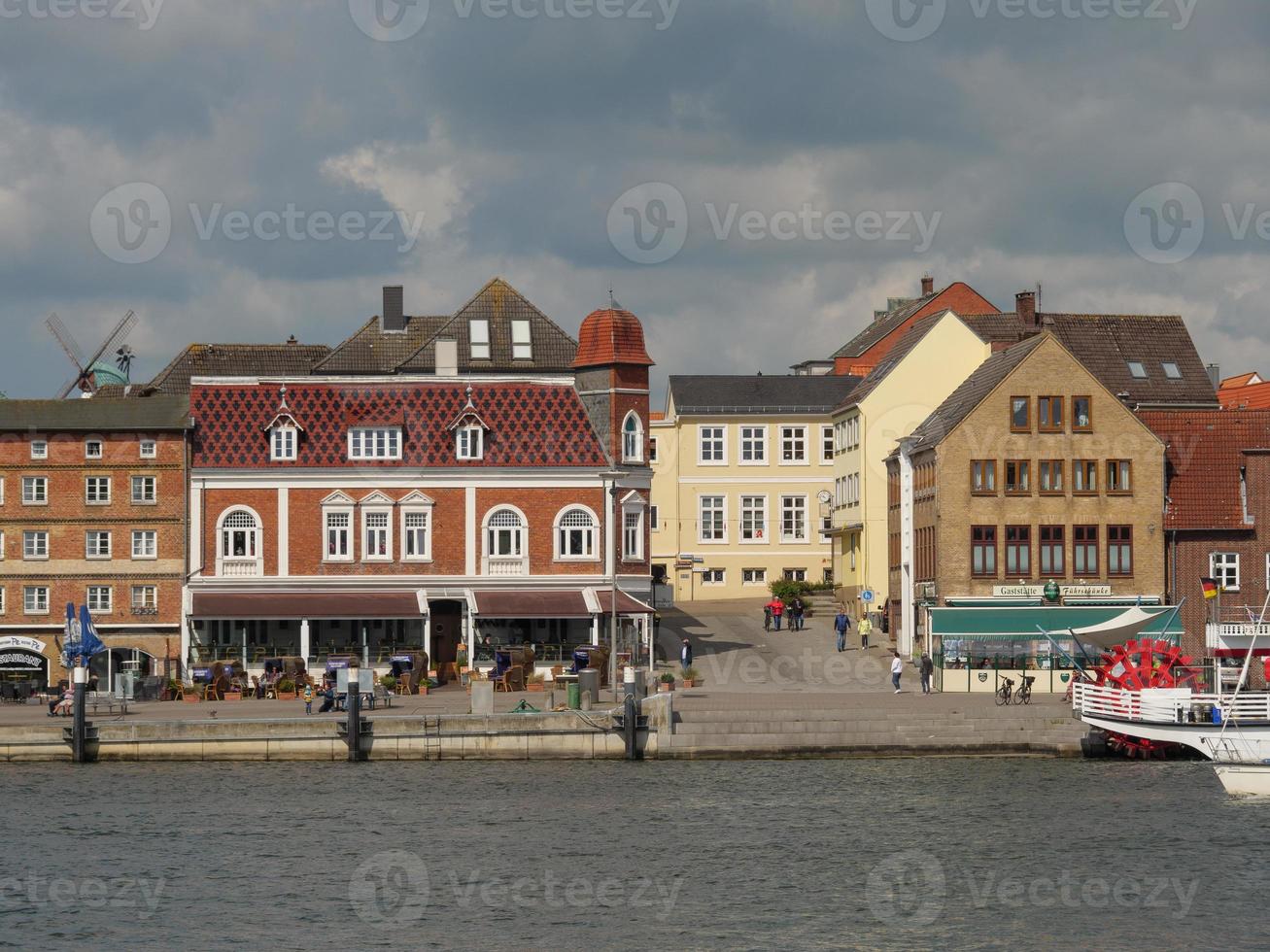 a cidade de kappeln no rio schlei foto