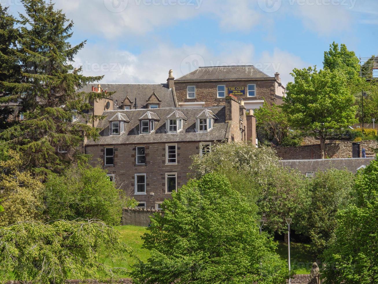 a cidade de inverness e as terras altas da Escócia foto