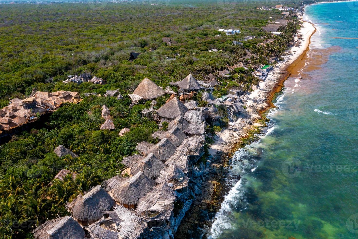 vista aérea do hotel de luxo azulik em tulum. foto