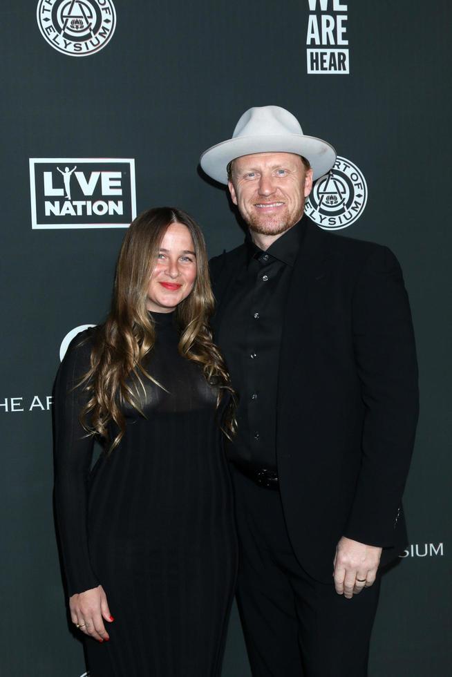 los angeles 4 jan - arielle goldrath e kevin mckidd at the art of elysium gala chegam ao hollywood palladium em 4 de janeiro de 2020 em los angeles, ca foto