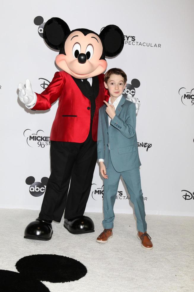 6 de outubro de los angeles - mickey mouse, jason maybaum na 90ª gravação espetacular do mickey no shrine auditium em 6 de outubro de 2018 em los angeles, ca foto