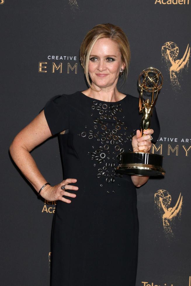 los angeles 9 de setembro - samantha bee na sala de imprensa do creative emmy awards 2017 no microsoft theater em 9 de setembro de 2017 em los angeles, ca foto