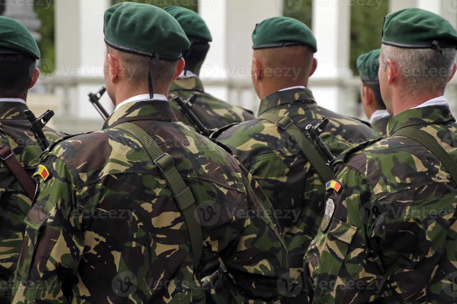 soldados em uma parada militar foto