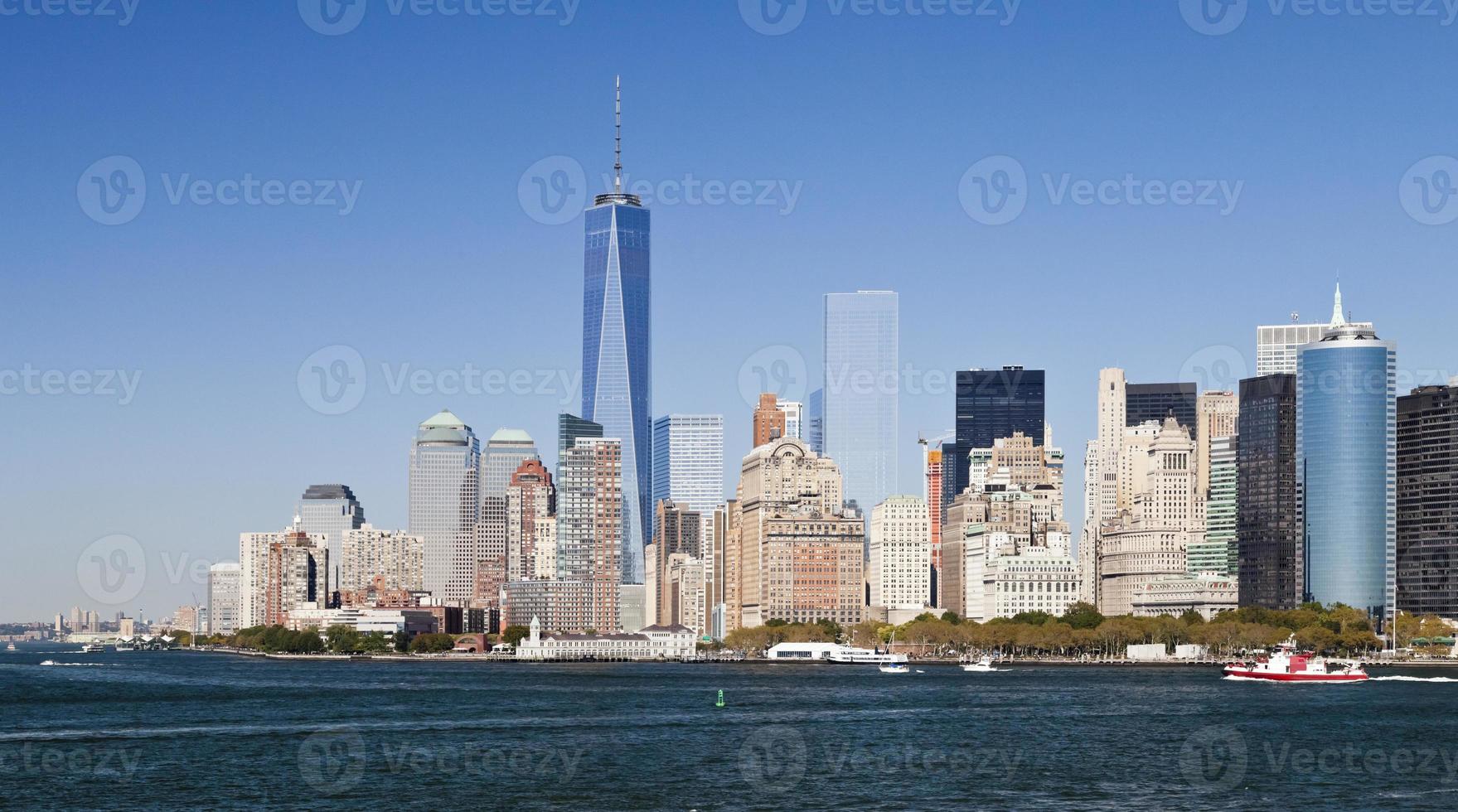 a cidade de nova york no centro da torre da liberdade 2014 foto