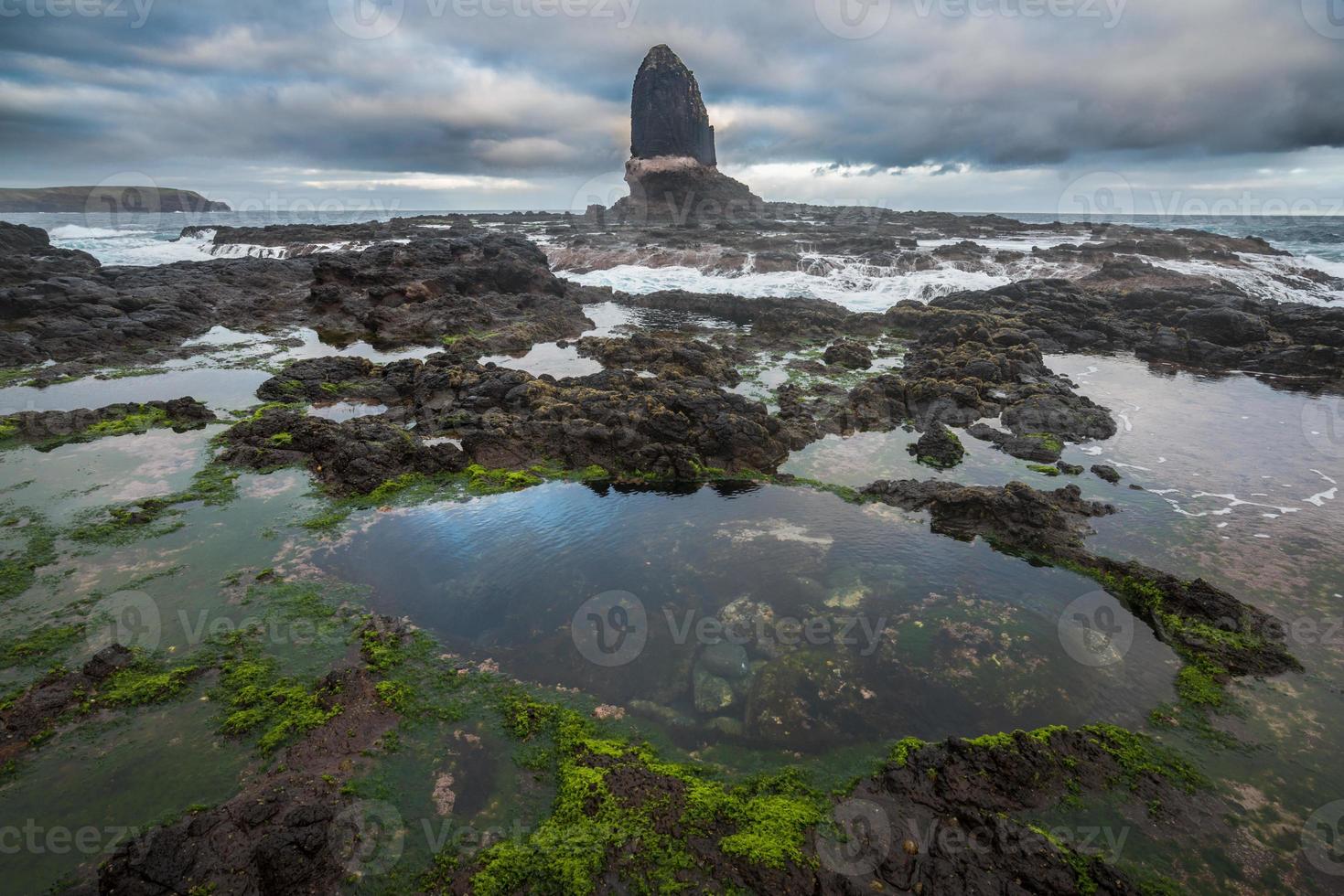 a pedra do púlpito de cape schanck no parque nacional da península de mornington, estado de vitória da austrália. foto