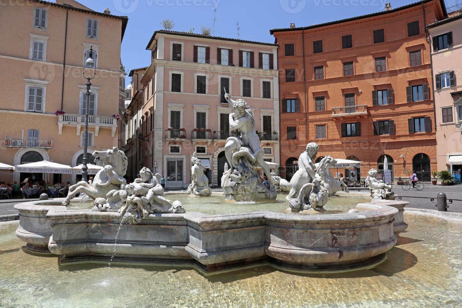 fonte de netuno, piazza navona, roma, itália foto