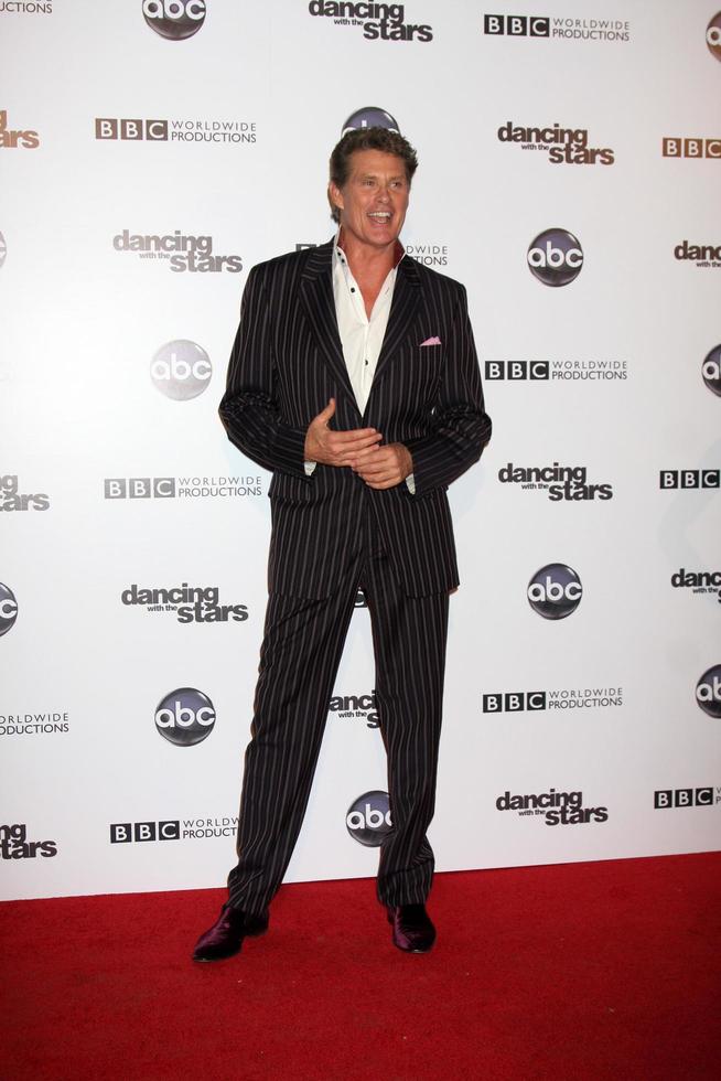 los angeles, 1 de novembro - david hasselhoff chega ao baile com as estrelas 200º show party no boulevard3 em 1 de novembro de 2010 em los angeles, ca foto