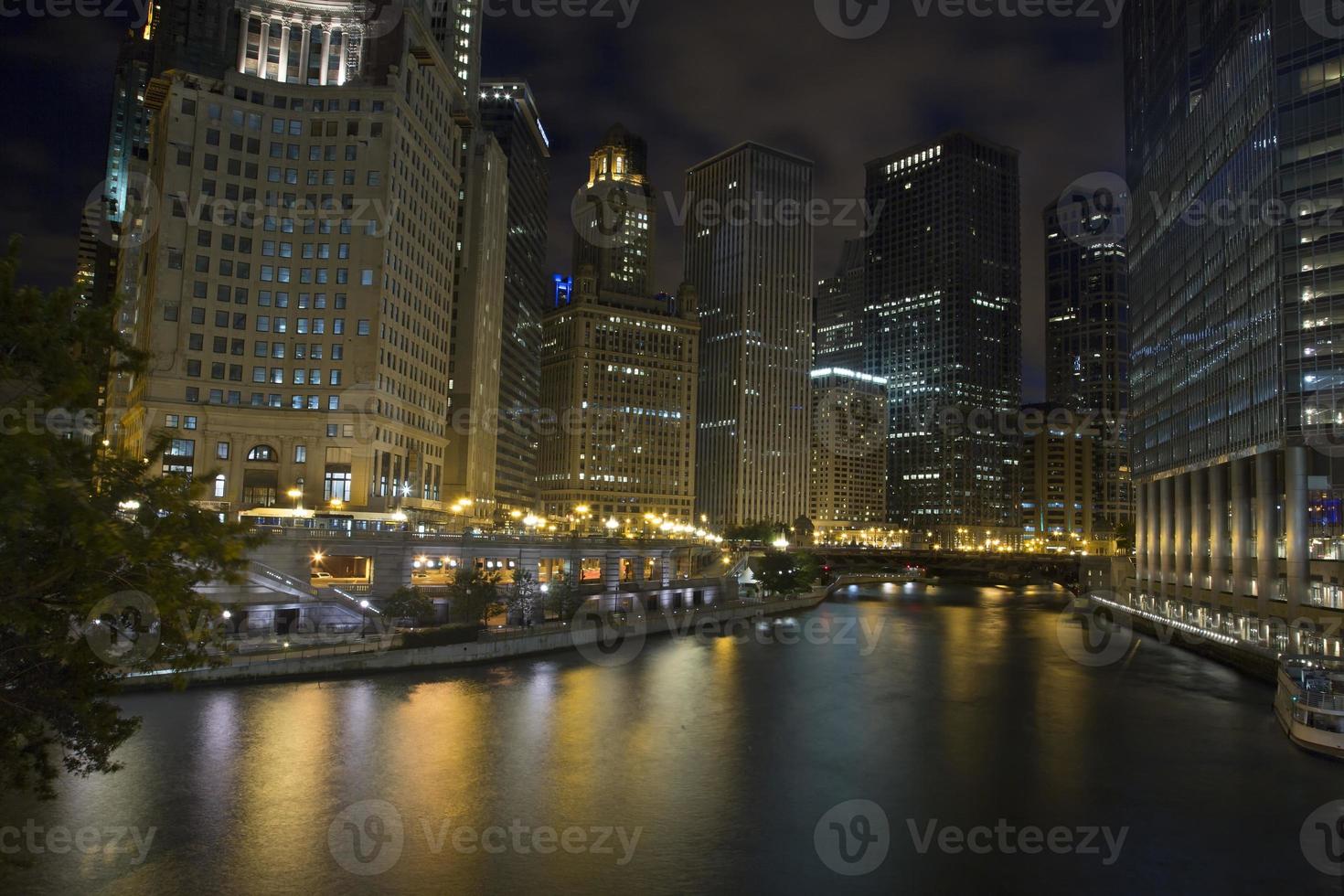 eua - illinois - chicago, skyline do rio chicago foto