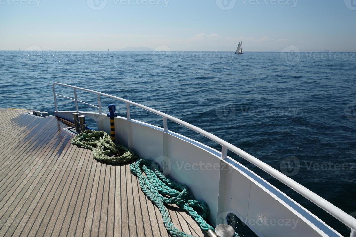 navegando no mar de marmara foto