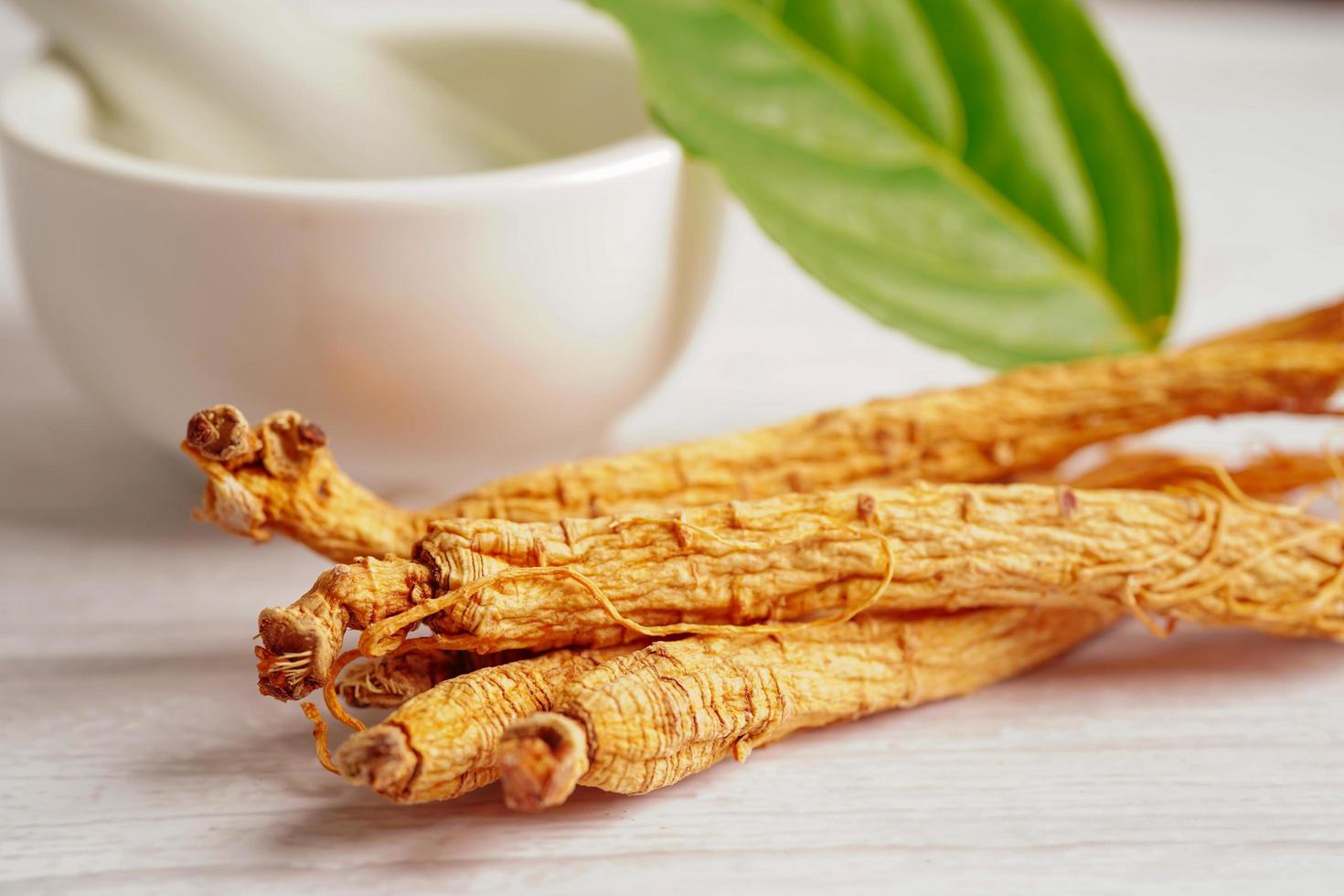 ginseng, erva vegetal seca. comida saudável famosa exportação de alimentos no país da Coréia. foto