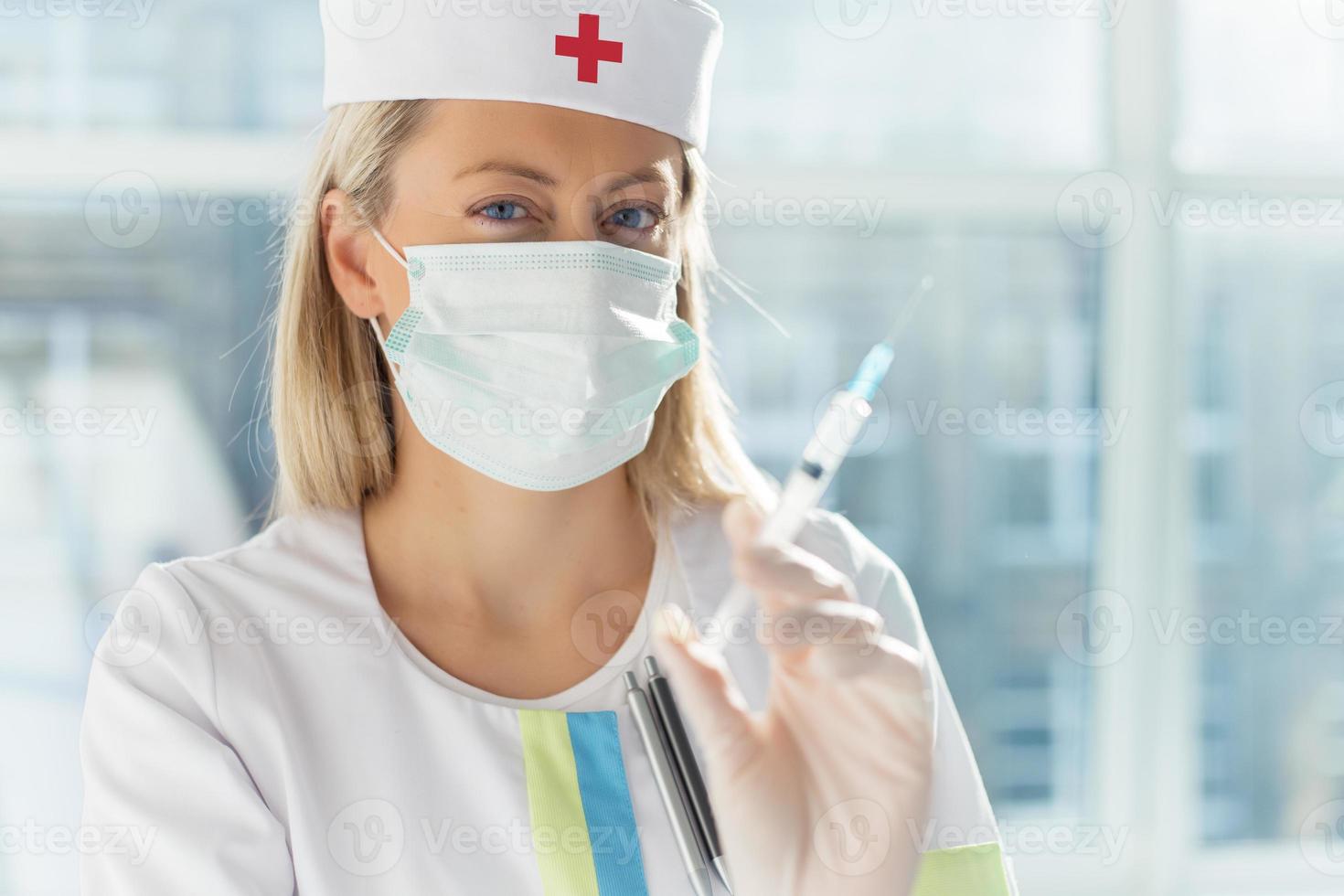 seringa de exploração de enfermeira foto