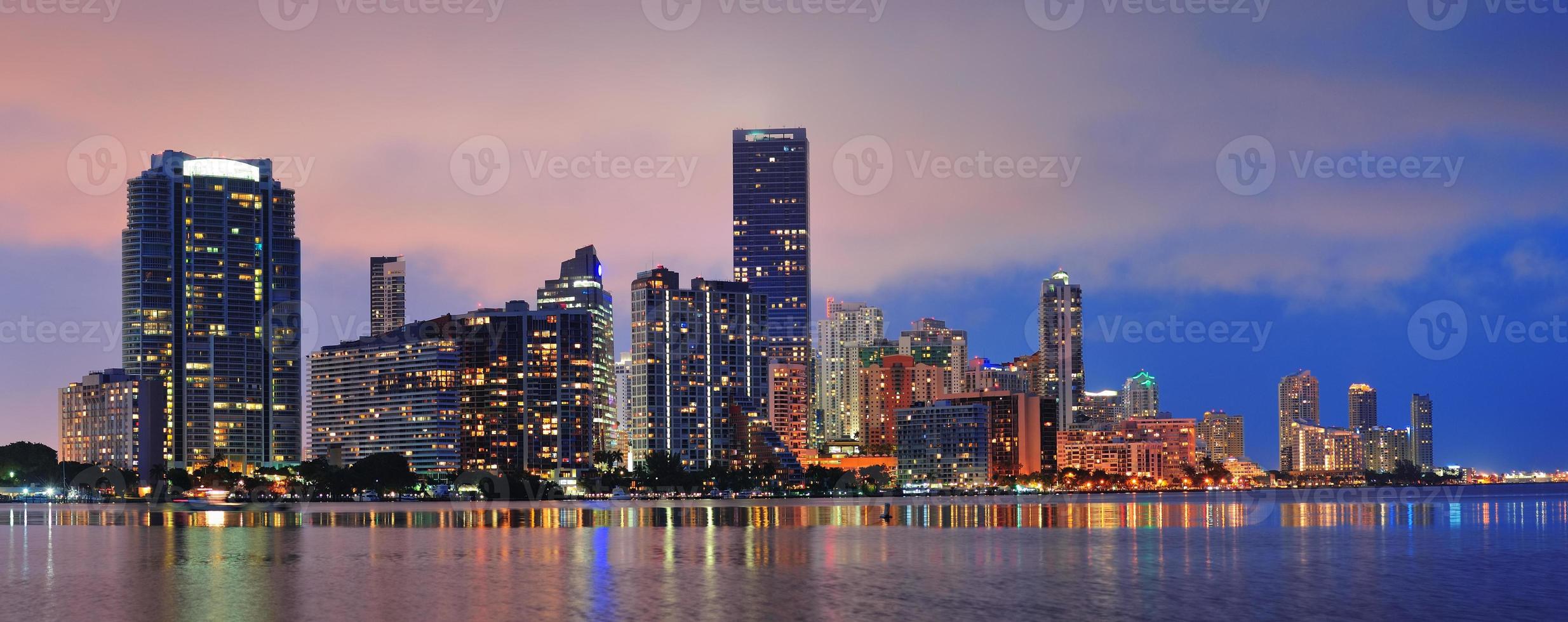 cena noturna de miami foto