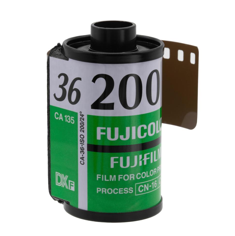 Fuji color 200 o filme negativo profissional isolado no fundo branco. foto