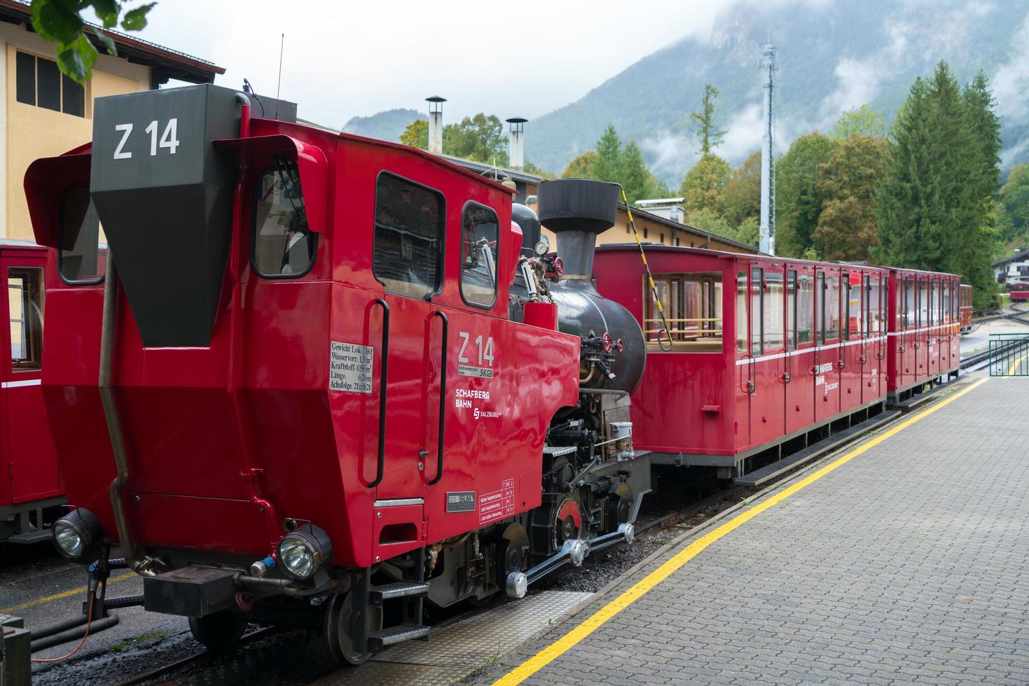 st wolfgang, áustria, 2017. a ferrovia de cremalheira schafbergbahn em st wolfgang foto