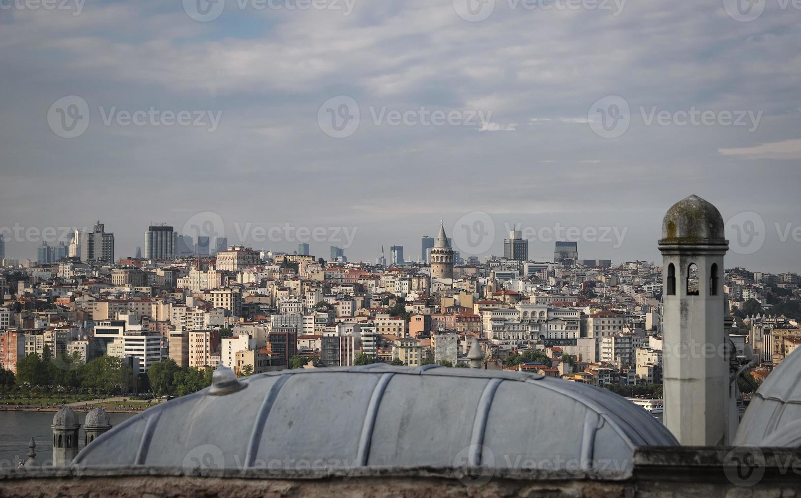 torre galata em istambul, turquia foto