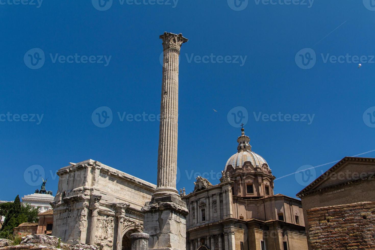 ruínas romanas em roma, fórum foto