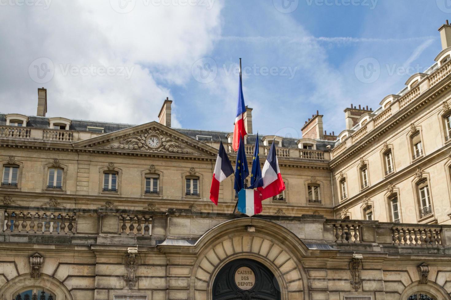 edifício histórico em paris frança foto