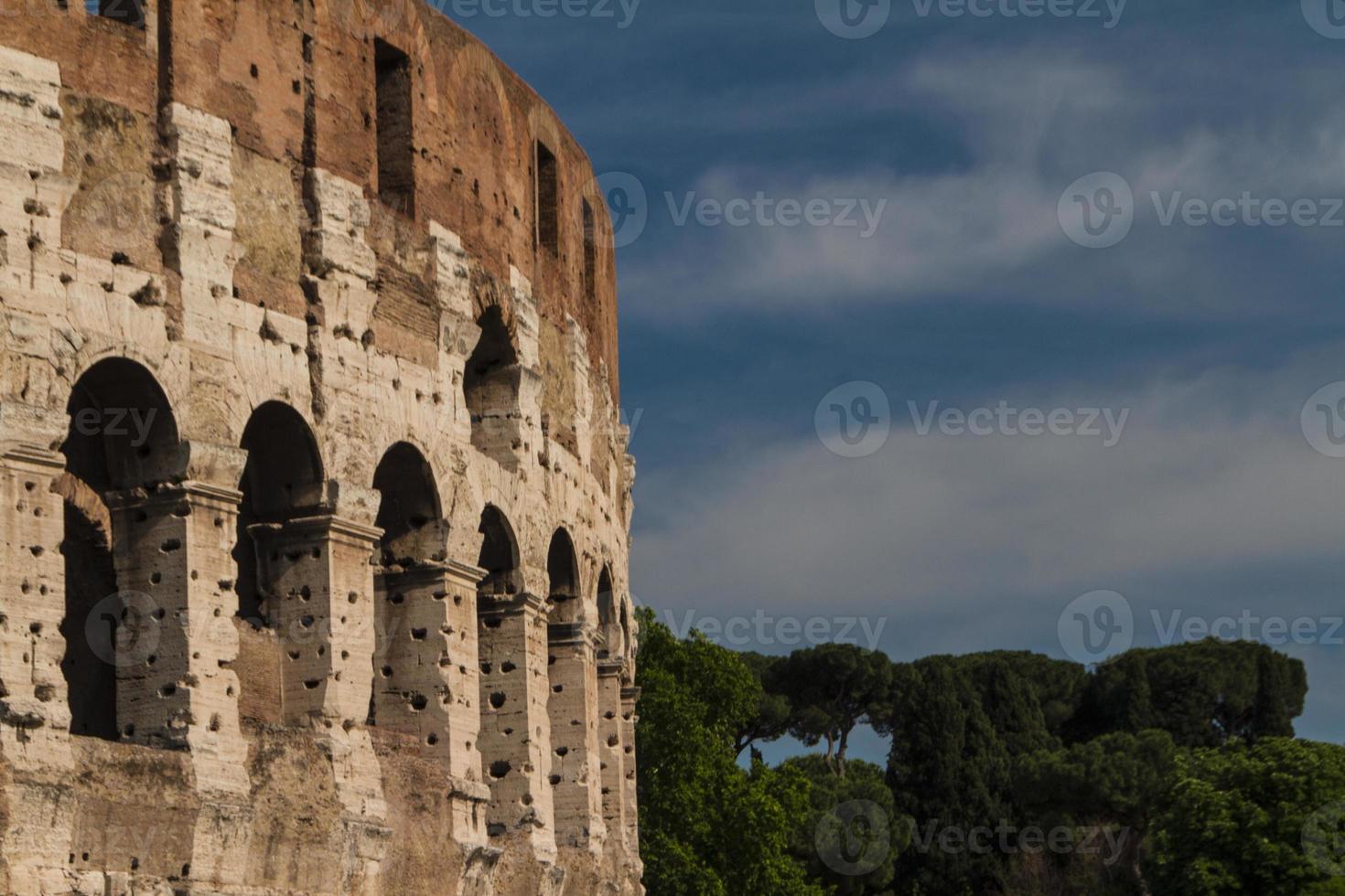 o Coliseu, em Roma, Itália foto