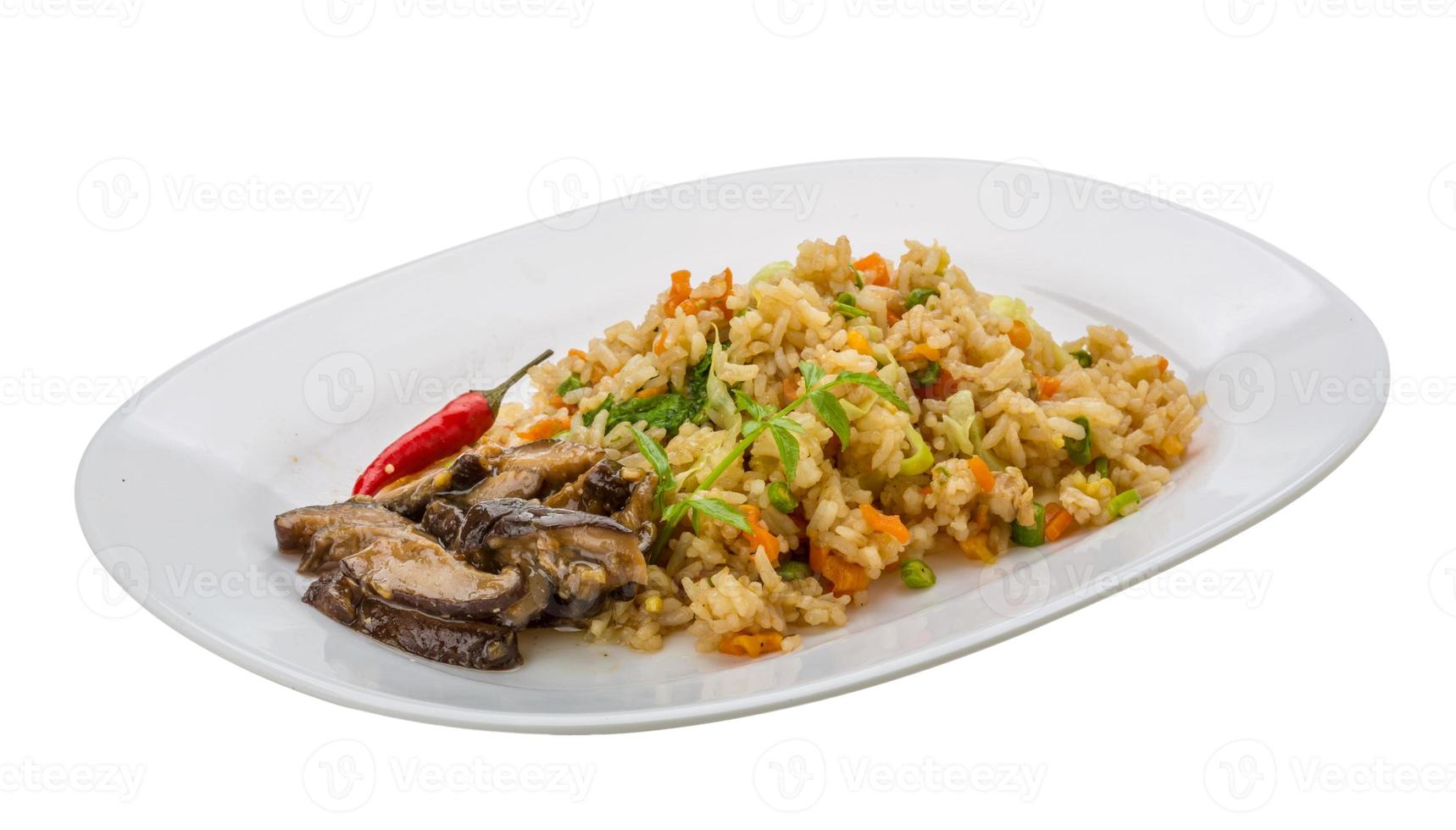 arroz frito com cogumelos foto