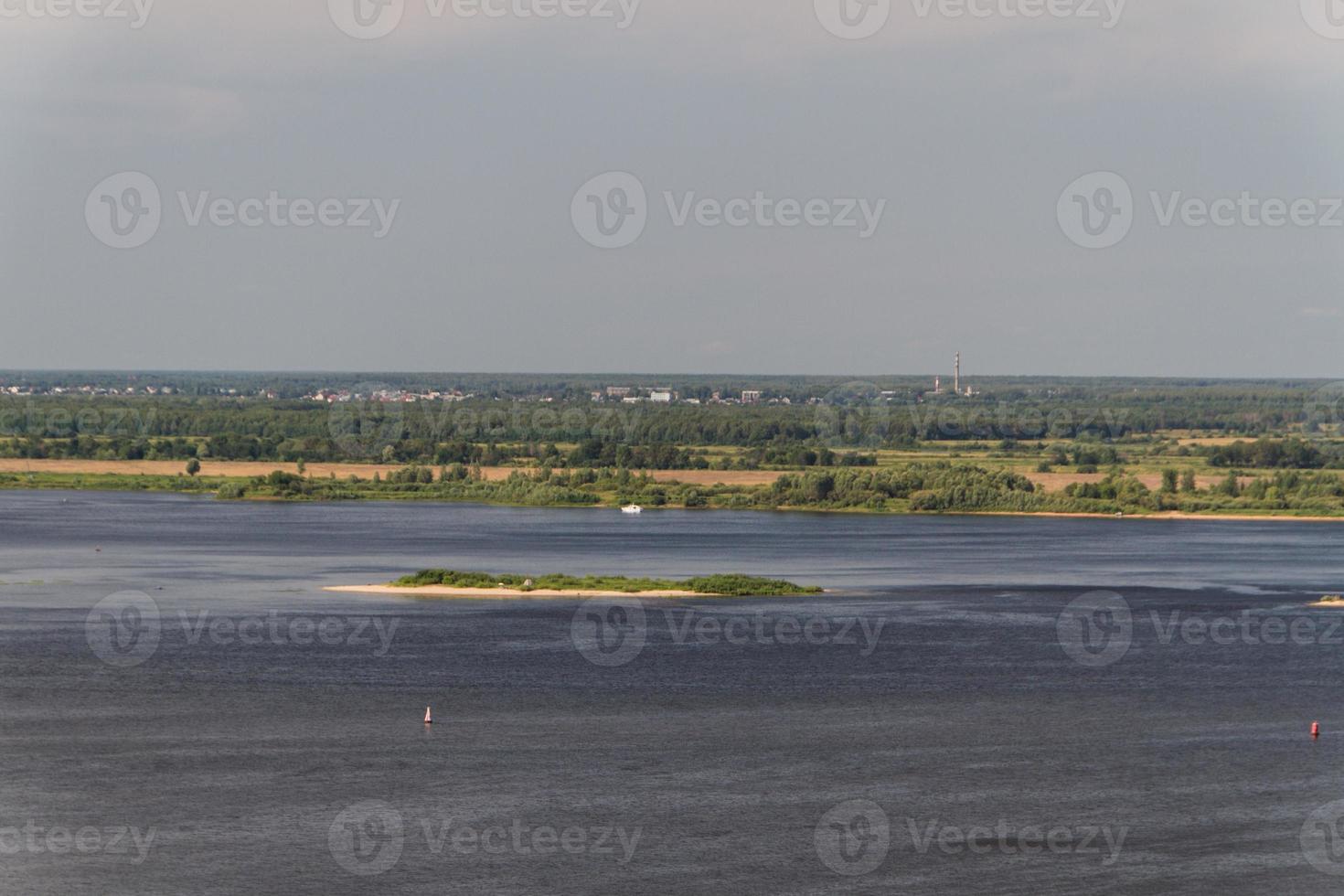 excelente vista sobre o rio volga em nizhny novgorod, rússia foto