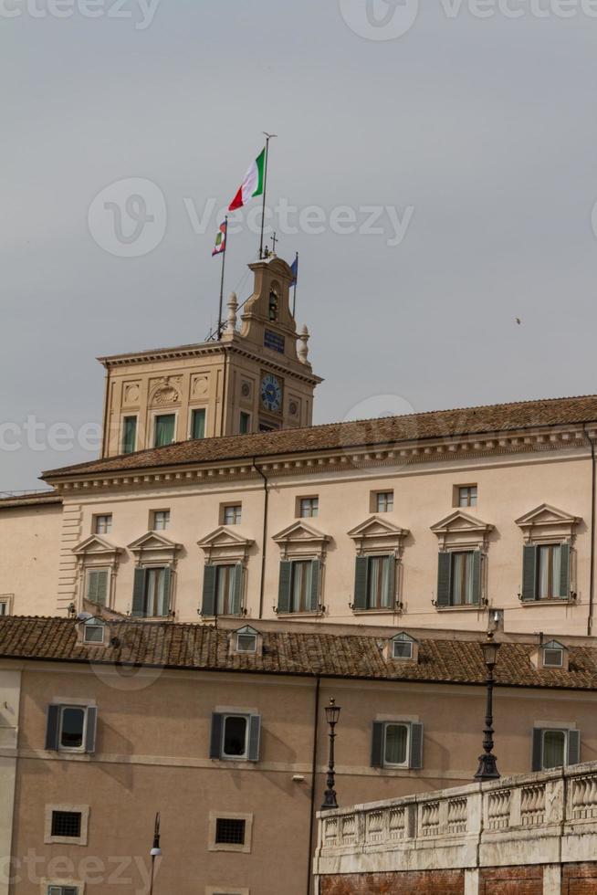 roma, o edifício da consulta na praça do quirinale. foto