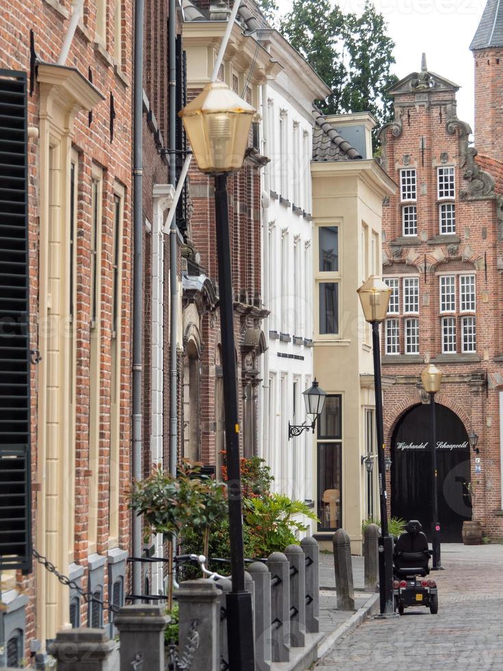 a cidade de zutphen na holanda foto