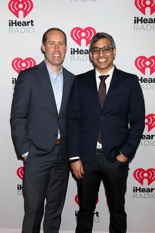 los angeles 17 de janeiro - will person, mangesh hattikuk nos prêmios de podcast iheartradio 2020 no iheart theater em 17 de janeiro de 2020 em burbank, ca foto