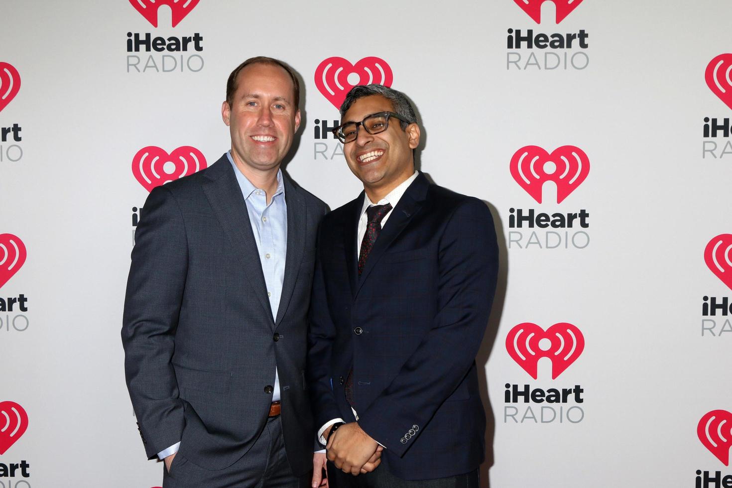 los angeles 17 de janeiro - will person, mangesh hattikuk nos prêmios de podcast iheartradio 2020 no iheart theater em 17 de janeiro de 2020 em burbank, ca foto