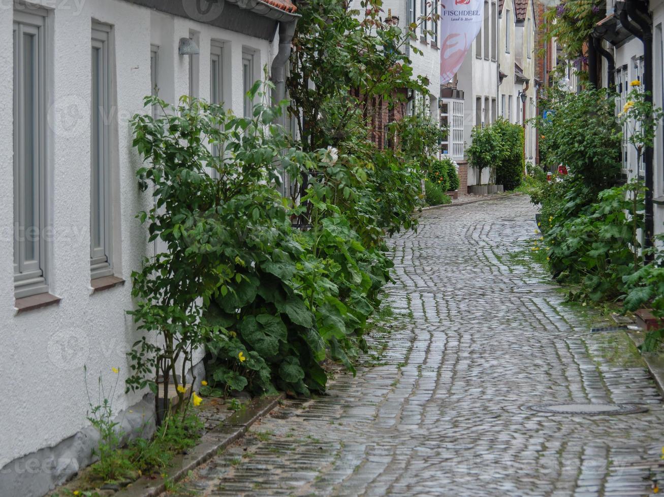 a cidade de eckernfoerde no mar báltico foto