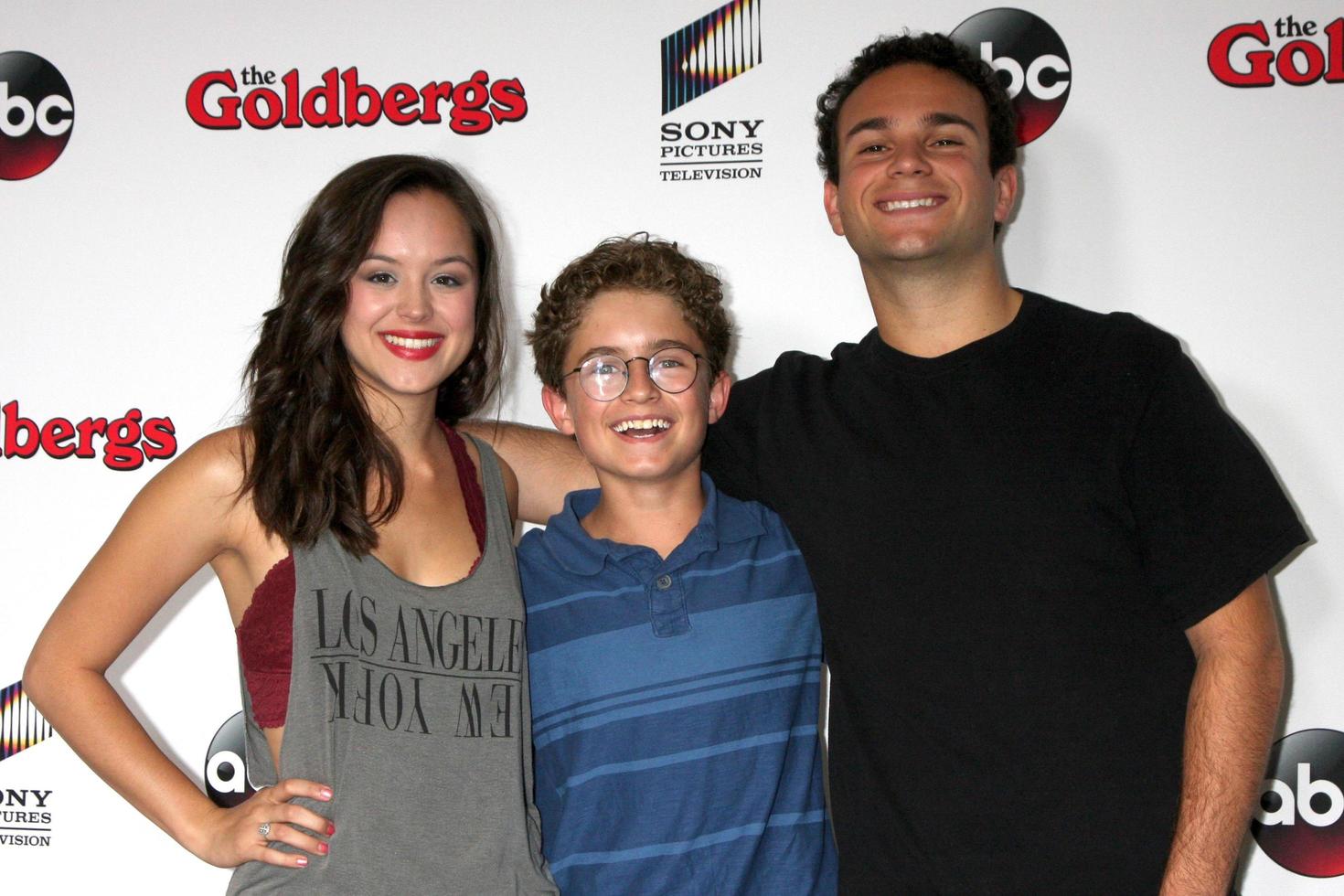 vlos angeles, 3 de setembro - hayley orrantia, sean giambrone, troy gentile no evento de imprensa goldbergs no moonlight rollerway em 3 de setembro de 2014 em glendale, ca foto