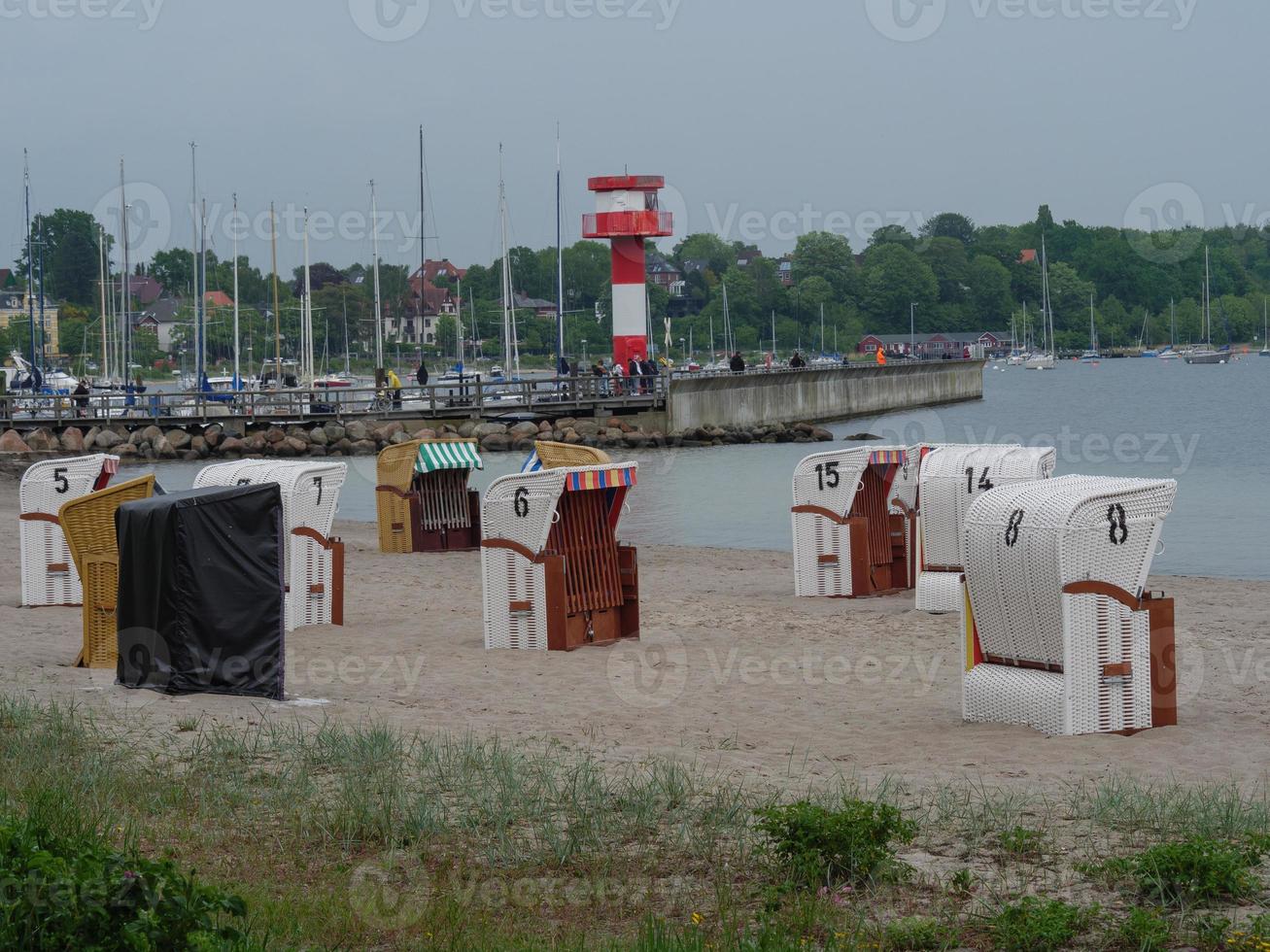 a cidade de eckernfoerde no mar báltico foto