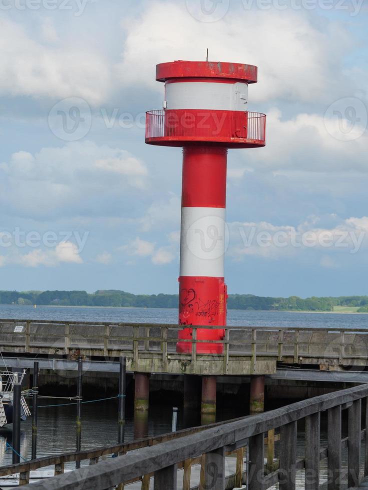 a cidade de eckernfoerde no mar báltico foto