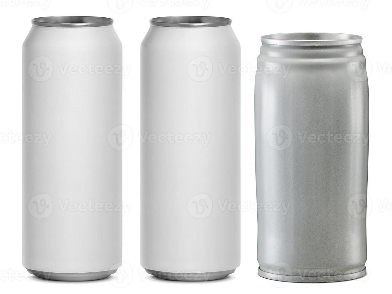 latas de alumínio em fundo branco para design foto