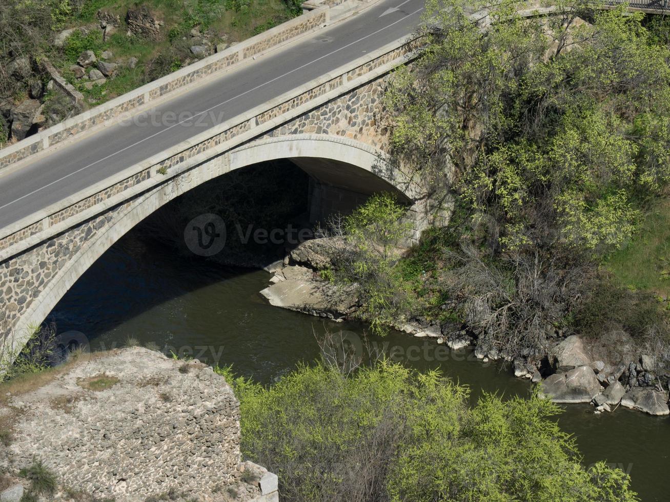 a cidade velha de toledo na espanha foto