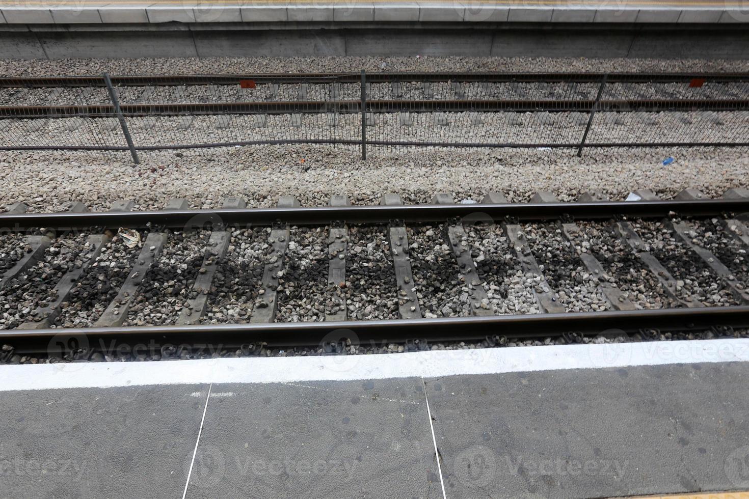 modernas estações ferroviárias e ferroviárias em israel foto