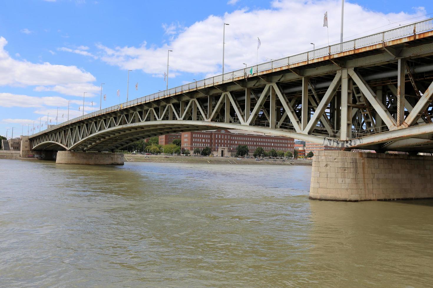 edifícios e estruturas nas ruas de budapeste, capital da Hungria. foto