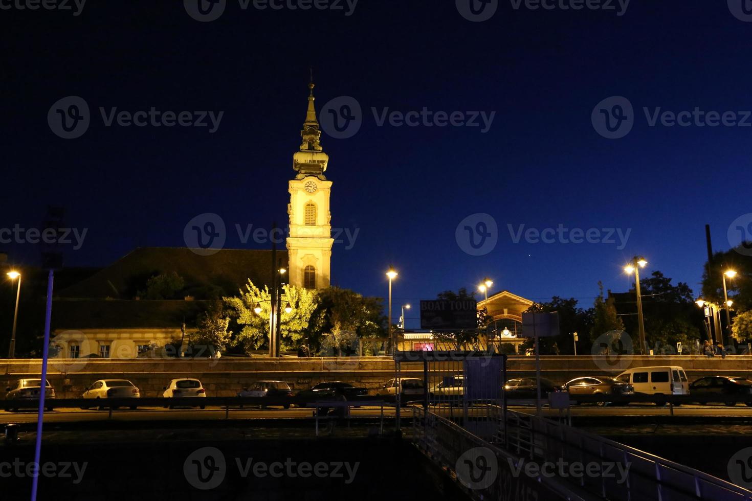 Budapeste capital da Hungria ao pôr do sol foto