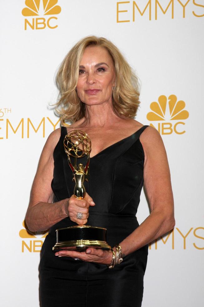 los angeles, 25 de agosto - jessica lange nos prêmios emmy do horário nobre de 2014, sala de imprensa no nokia theater no la live em 25 de agosto de 2014 em los angeles, ca foto