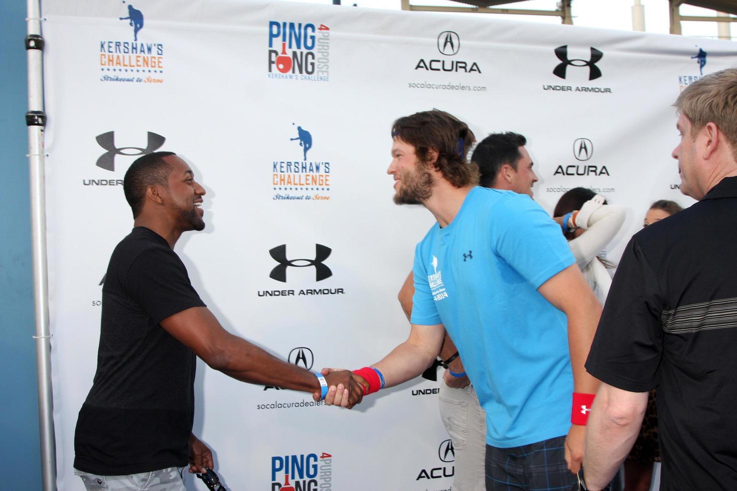 los angeles, 4 de setembro - jaleel white, clayton kershaw no evento de caridade de ping pong 4 no dodger stadium em 4 de setembro de 2014 em los angeles, ca foto