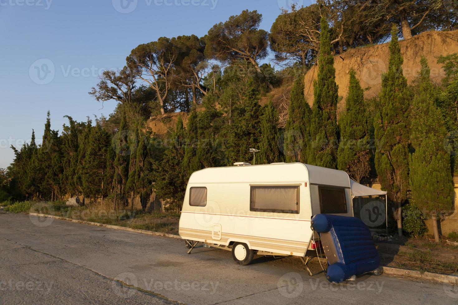 viagens em família, férias de RV, férias de caravana de carro. férias e viagens. foto