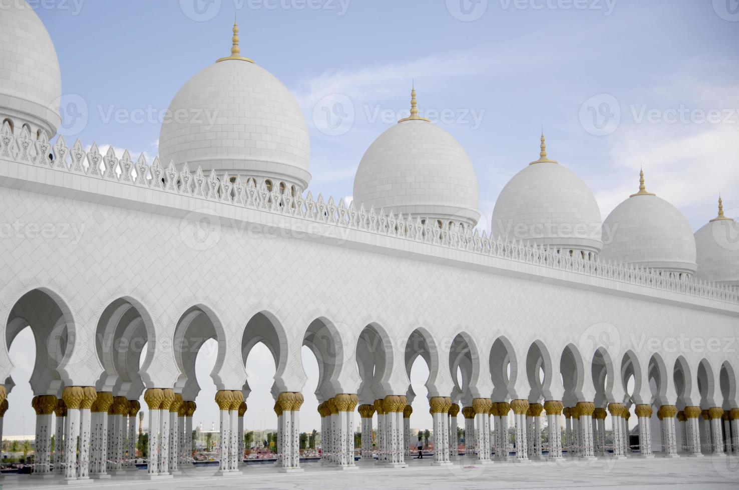 cúpulas da mesquita sheikh zayed abu dhabi foto