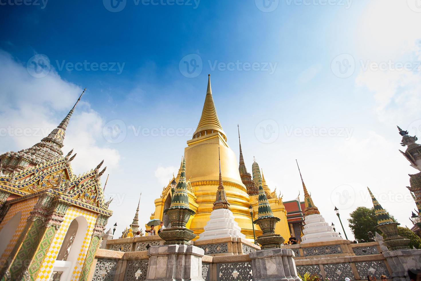 grande palácio real em bangkok foto