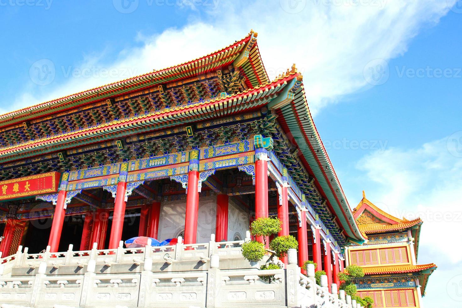 templo de estilo chinês tradicional em wat leng-noei-yi foto