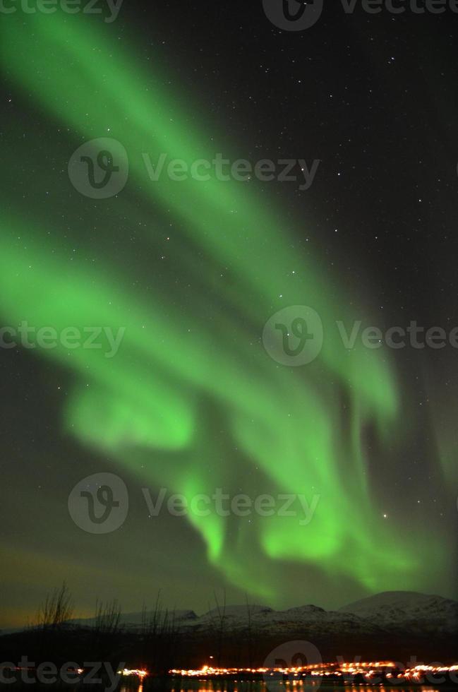 luzes do norte no norte da noruega foto