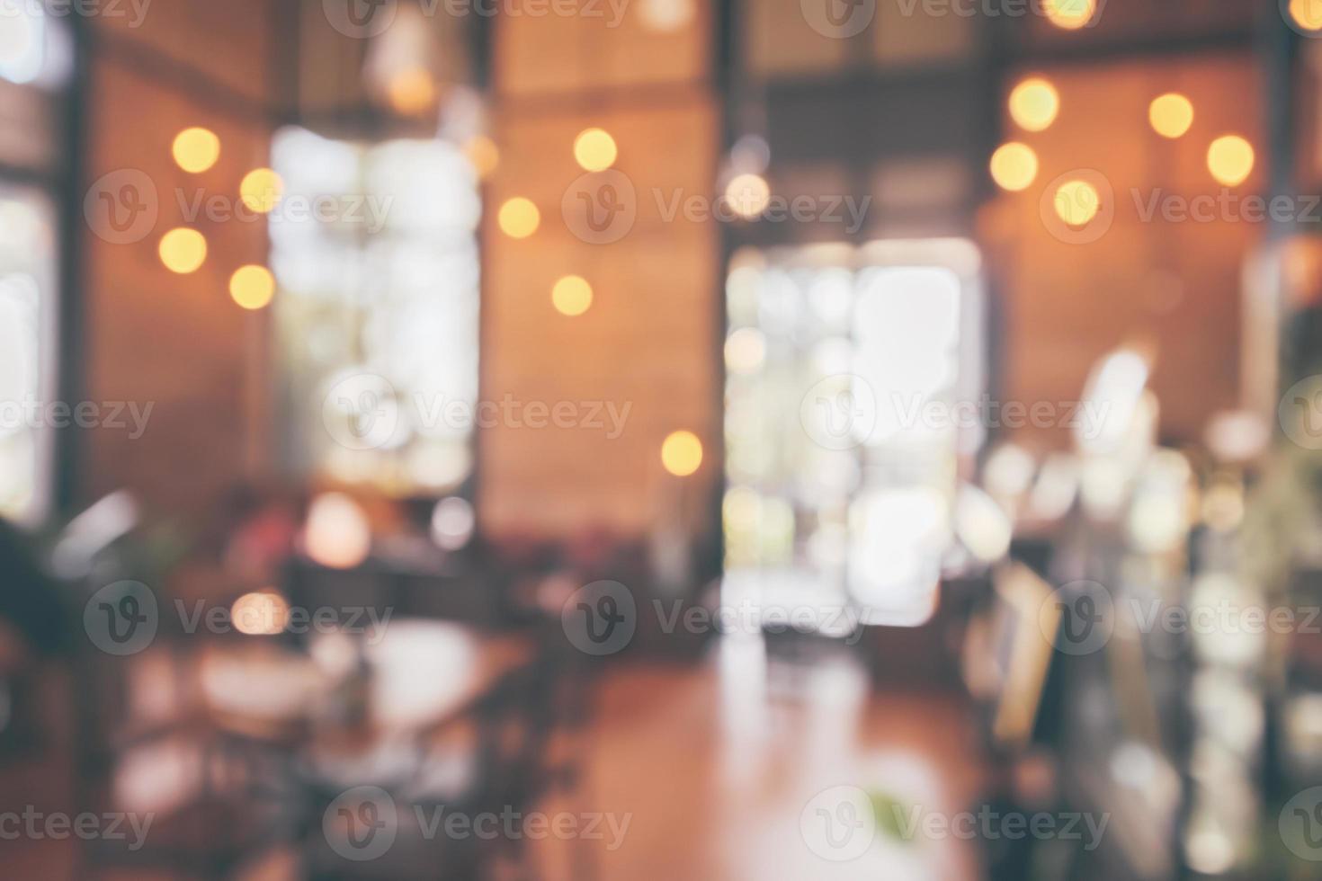 restaurante café ou café interior com luz de bokeh de estilo vintage abstrato borrão de cliente para fundo de exibição de produto de montagem foto