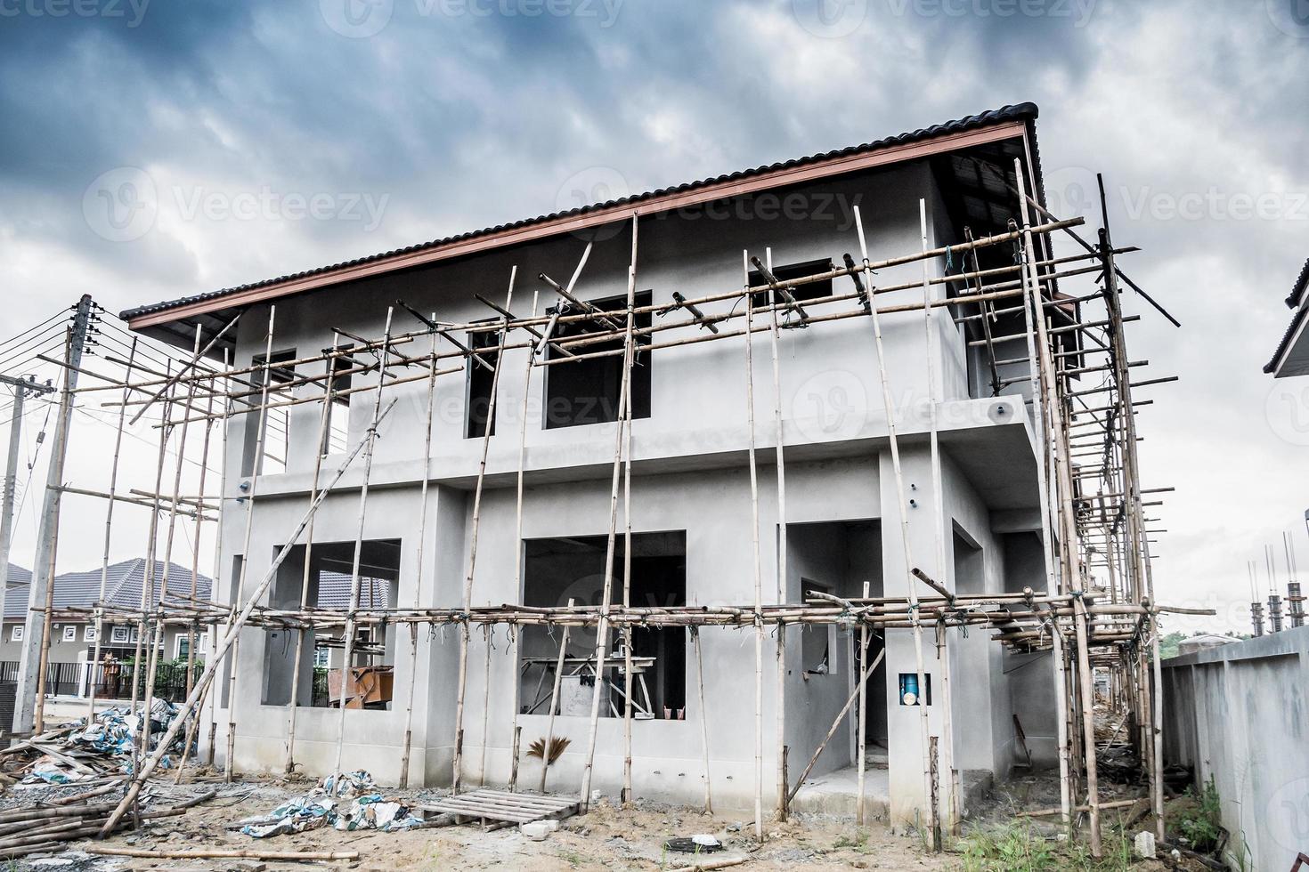 construção residencial nova casa em andamento no canteiro de obras foto